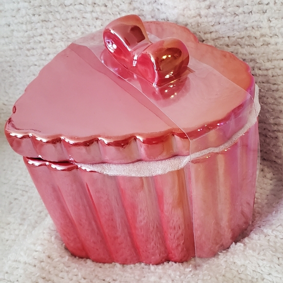 Heart Ceramic Container with Bow NWT - Picture 4 of 5